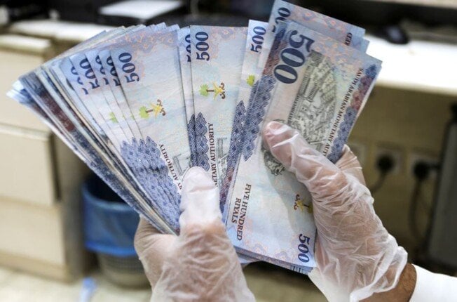 مع اقتراب عمرة رمضان.. تعرف على سعر الريال السعودي اليوم الإثنين 2 فبراير 2026 1 elaosboa26574