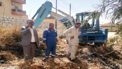 استجابة لشكاوى المواطنين.. إنهاء مشكلة تراكم المياه بمنازل منطقة الرمل في سيوة 8 elaosboa63975