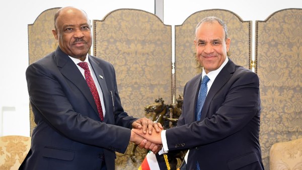 وزير الخارجية يبحث مع نظيره السوداني مستجدات الأوضاع في البلد الشقيق 1 18181585788644202602030216241624