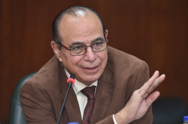 أحمد مجاهد ينفي منع كتاب لأيمن منصور ندا من المشاركة في معرض القاهرة للكتاب 1 elaosboa51834