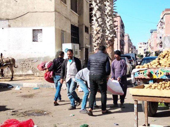 بورسعيد ترفع شعار "الانضباط أولاً".. حملات موسعة لتطهير الشوارع من الإشغالات والأسواق العشوائية استجابةً للمواطنين 1 elaosboa63157