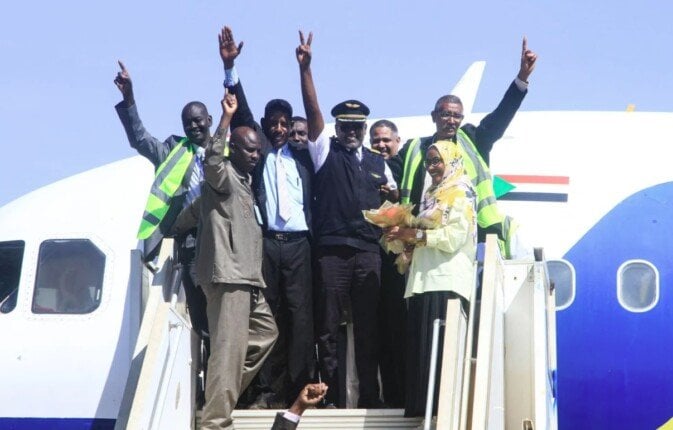 بعد توقف 3 سنوات.. هبوط أول طائرة ركاب في مطار الخرطوم الدولي – الأسبوع 1 elaosboa73189 1