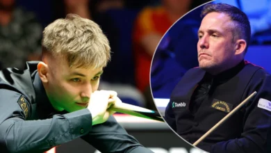 Szalony mecz Polaka w MŚ. Osiem fauli na starcie i walka o Crucible