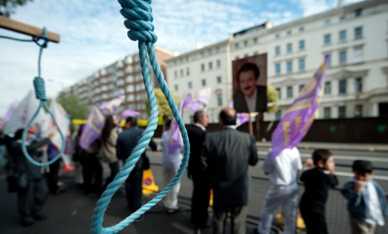 Дар Эрон ҳукми қатли як эътирозгар ба иҷро даромад