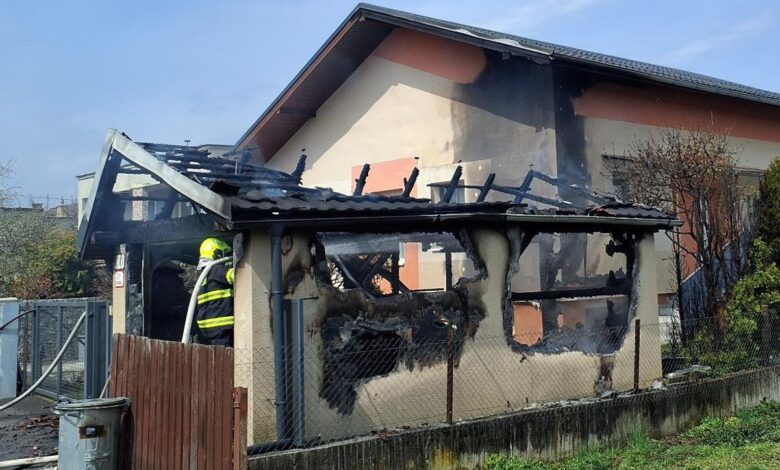 Požiar garáže v Družstevnej pri Hornáde spôsobil škody za 70-tisíc
