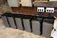 Plug-in batteries: how NYC retailers cut power costs