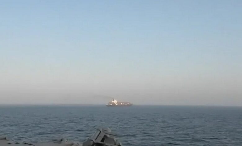 Karas Irane: auganti įtampa ir laivybos kontrolės krizė