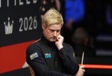 Neil Robertson incident that Snooker commentator’s ‘never seen’ as play delayed