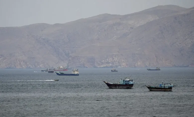 Hürmüz Boğazı trafiği devam ediyor: ABD ablukasına rağmen gemiler İran rotasını tercih ediyor
