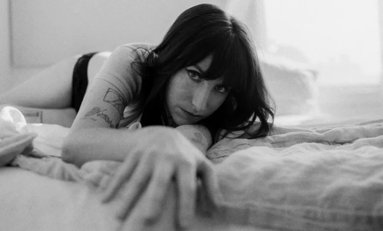 IAN SWEET’s “Shiverstruck” Brings Love, Chaos, and New York Heat