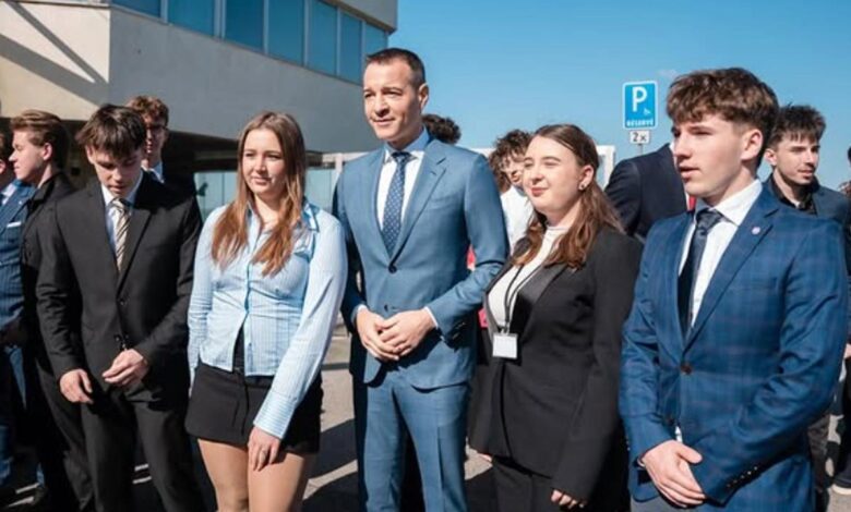 Drucker odkazuje študentom: Slovensko zmeníte najlepšie priamo odtiaľto