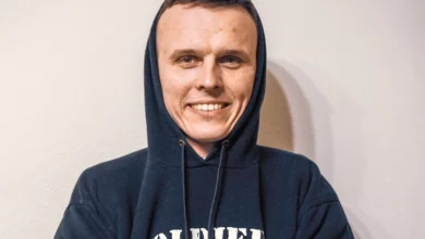 Zarobki księdza z osiedla. Rafał Główczyński zdradza szczegóły