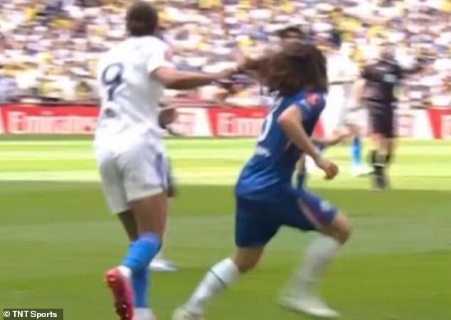 Calvert-Lewin hair pull VAR call spurs anger after Martinez red
