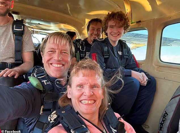 Misryoum: Tania Finlayson Sets Skydiving Record at 125 mph