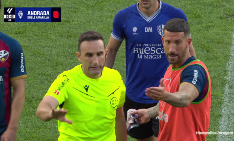 Derbi aragonés: Andrada agrede a Pulido y el VAR deja expulsiones