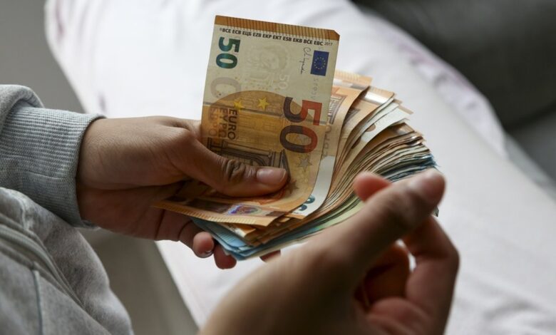 Vaikų uždarbis „TikTok“: kada tėvai gali disponuoti šiomis lėšomis?