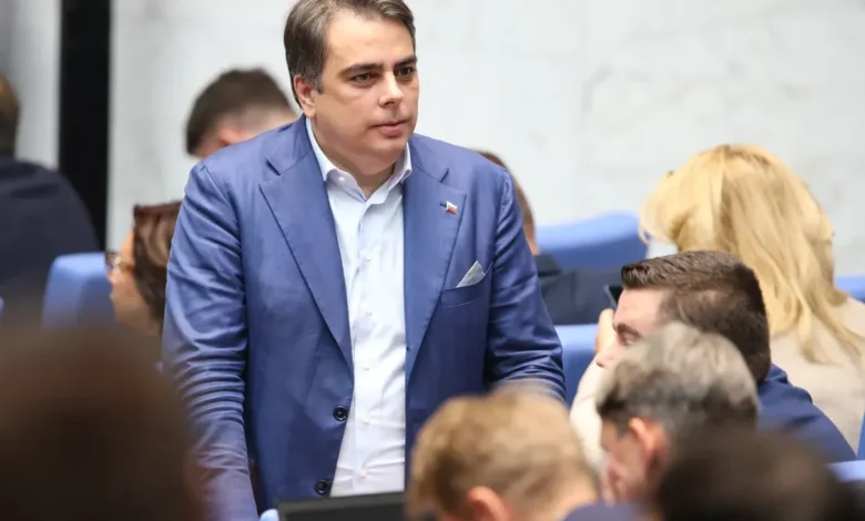 Кръстопът за „Продължаваме промяната“: Национален съвет търси нов път