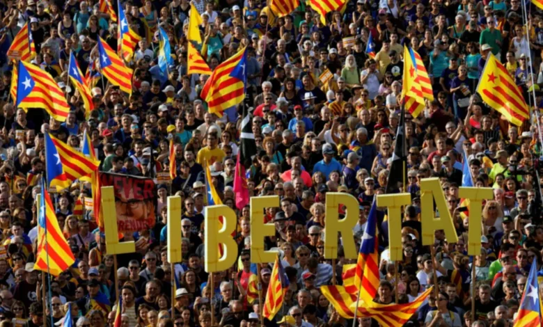 Полиция в училищата в Каталуния: протести и последици