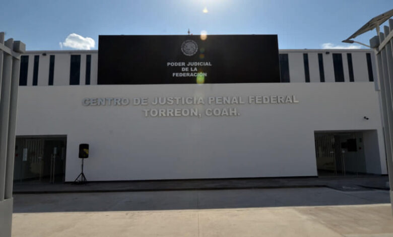 Sentencian a ocho años de prisión a traficante de migrantes en Acuña