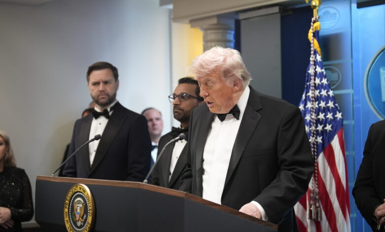 Trump relata momentos de tensión tras incidente en cena de corresponsales