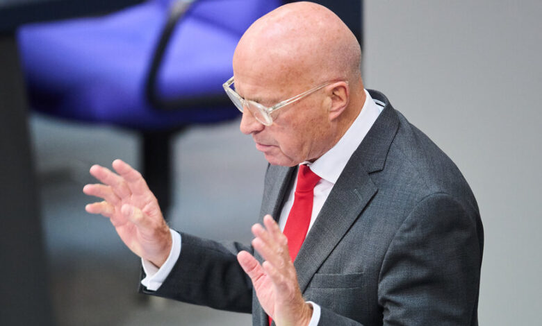 Verteidigungspolitischer Sprecher der AfD tritt überraschend zurück