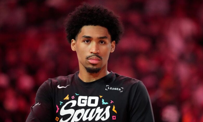 Dylan Harper’s Diamond Nike Chain Flashes as Spurs Push Past Blazers