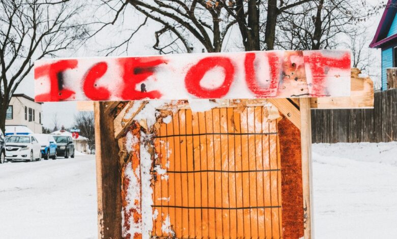 Judge blocks Trump ICE-tracking pressure on Facebook & Apple