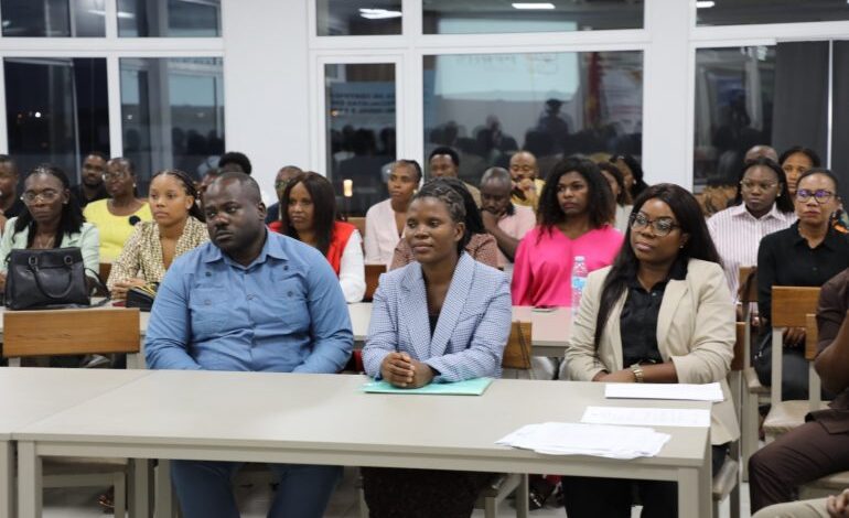 Saúde envia 36 bolseiros para formação em Portugal e Brasil