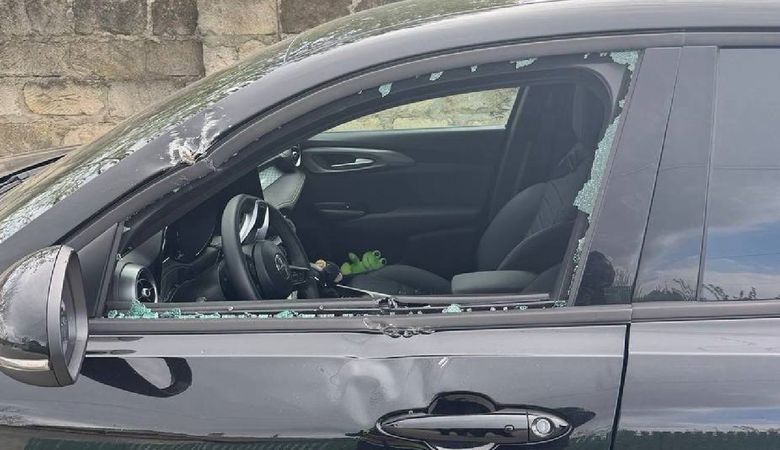 Dezastru la Orhei: Mașini distruse de vântul puternic