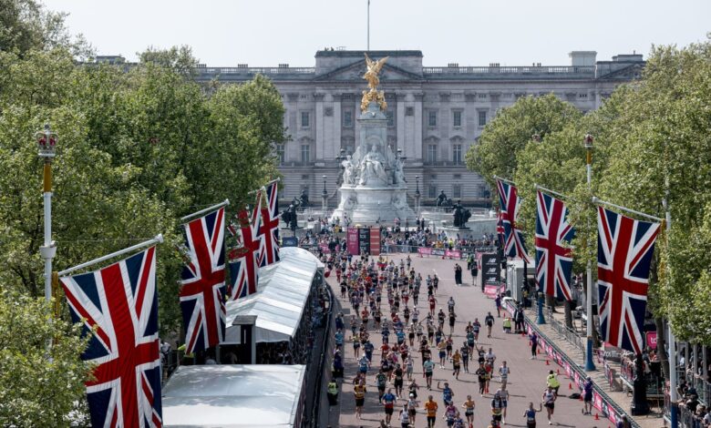 Ballot for 2027 opens as London Marathon turns warmer