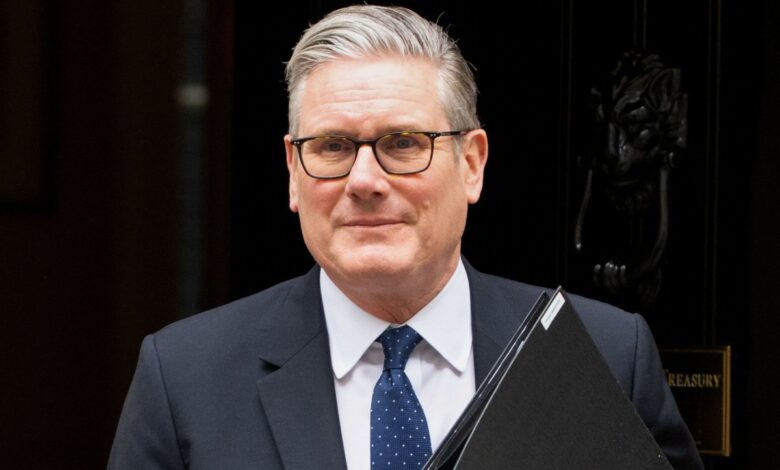 Starmer Avoids Privileges Probe After Mandelson Vote Defeat