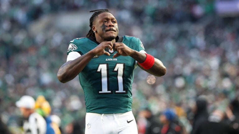 AJ Brown to Patriots? Price Could Be a 2028 First-Round Pick