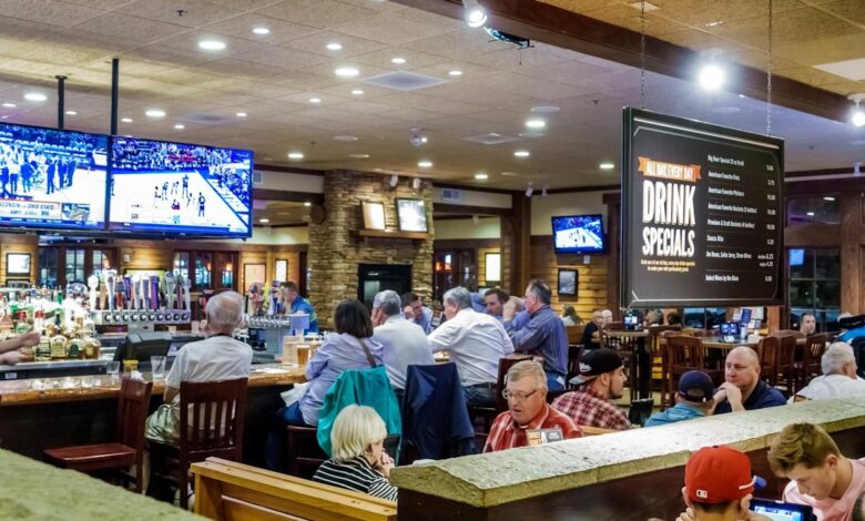 Smokey Bones closes all locations after bankruptcy filing