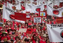 Teachers to be offered 28 per cent pay rise in bid to avoid more strikes