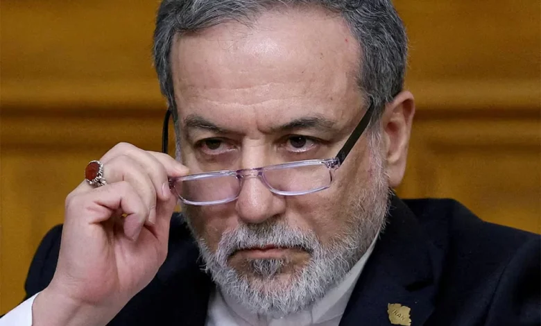 Iraanse minister in Pakistan voor vredesgesprekken; Trump verwacht aanbod