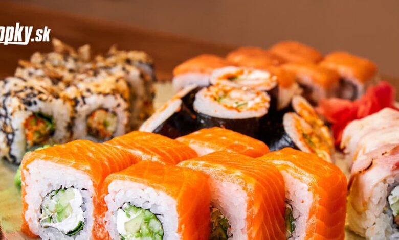 Masová otrava sushi: Takmer stovka ľudí skončila v opatere lekárov