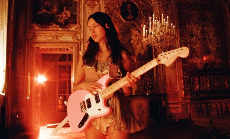 Olivia Rodrigo’s Babydoll Dress: Spring Style Trend