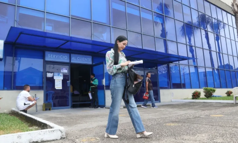 Subsidios, apagones y déficit: las señales del estancamiento económico en Ecuador