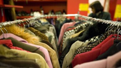 Késsel támadtak az eladókra: bezár a népszerű ceglédi adománybolt