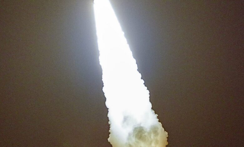 SpaceX Falcon Heavy scrub triggers new launch buzz: Atlas V may be visible