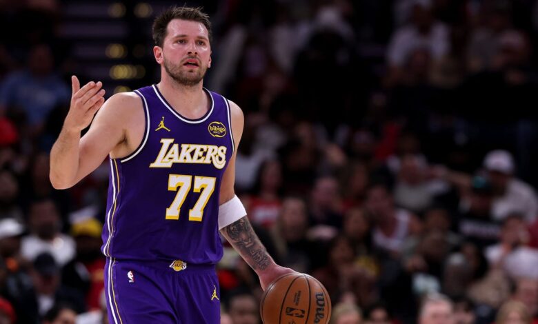 Lakers Star Out: Can They Win Game 1 vs Rockets?