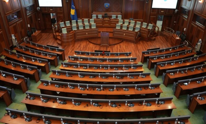 LVV ofron tre kandidatë për president, opozita bojkoton