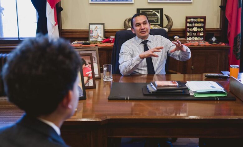 Canadian Premier Pushes Social Media & AI Chatbot Ban for Kids in Manitoba