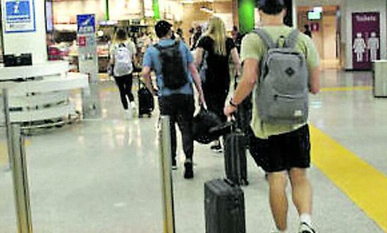 Turismo in Puglia, la strategia di Decaro: puntare tutto sugli italiani