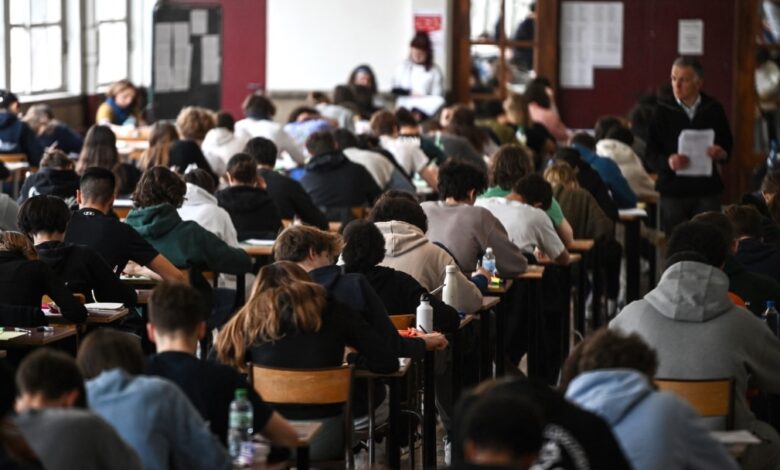 Болашақ стипендиясы 340 адамға талаптан тыс қаржыландыру — Misryoum талдауы