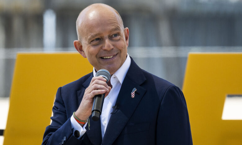 GOP Takes Narrow Lead in California Governor Race as Democrats Shift