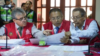 Police raid Peru election authorities after vote count outcry