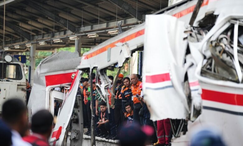Indonesian Train Crash Death Toll Rises to 14