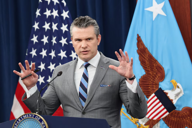 Pete Hegseth exige a Europa mayor compromiso en el estrecho de Ormuz