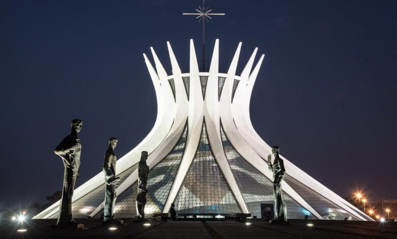 Brasília’s Modernist Promise: The Curves That Split Opinion